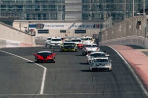 Vivre-à-Motor-City-quartier-emblématique-du-sport-automobile-à-Dubai
