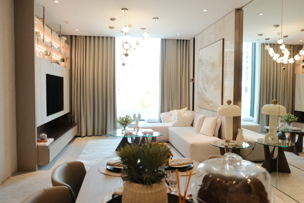 Salon moderne avec décoration élégante Gestion locative Dubai Agence Sopra