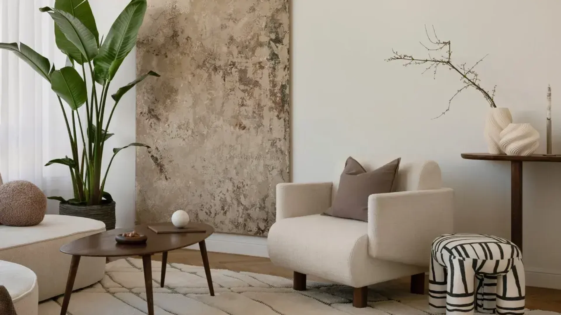 Intérieur moderne avec plantes et mobilier Golf Vale Emaar South